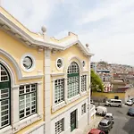 Joivy Spacious And Bright 1-Bed Flat With City Views In Lapa